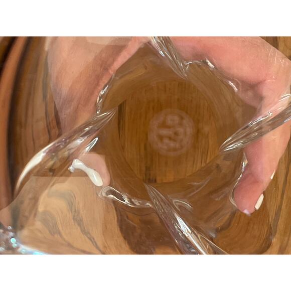 Serpentine Model Crystal Vase By BACCARAT - Picture 7 of 8